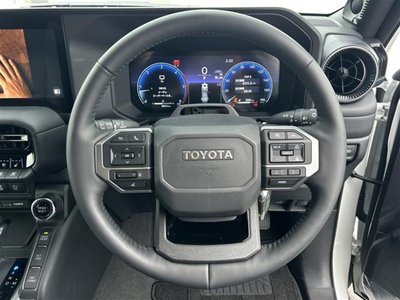 TOYOTA LAND CRUISER - 9