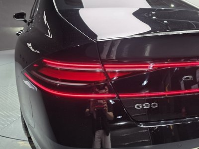 صورة 10 لـ 2022 Genesis G90 (RS4)
