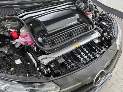 MERCEDES-BENZ EQE - 7