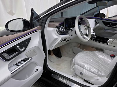 MERCEDES-BENZ EQE - 10