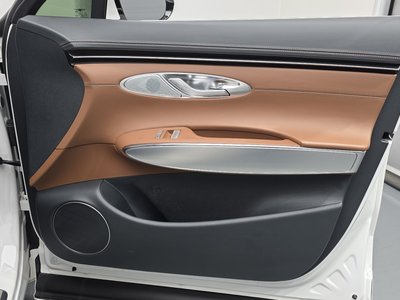 2022 Genesis GV70 — миниатюра 14