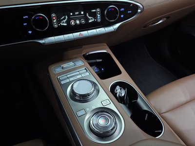 2022 Genesis GV70 — миниатюра 12