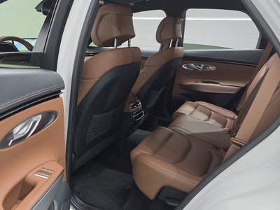 2022 Genesis GV70 — миниатюра 16