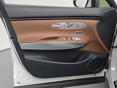 2022 Genesis GV70 — миниатюра 32