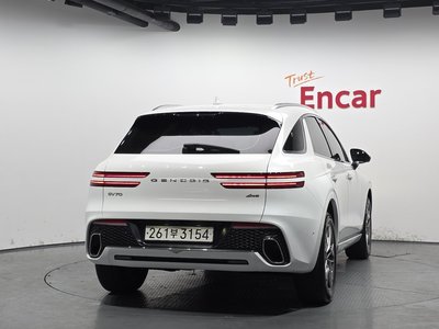 صورة 4 لـ 2022 Genesis GV70