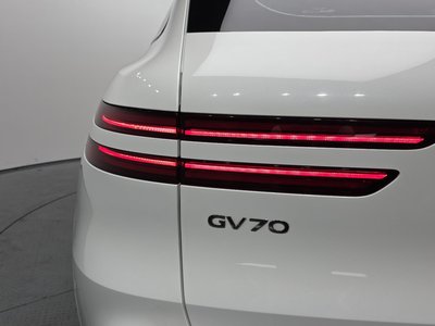 صورة 10 لـ 2022 Genesis GV70