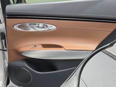 2022 Genesis GV70 — миниатюра 31