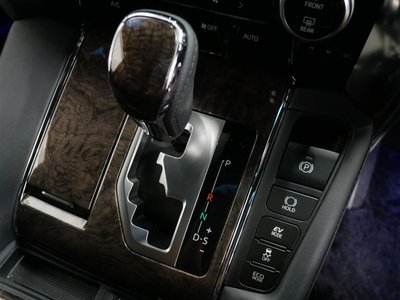 صورة 31 لـ 2021 Toyota ALPHARD