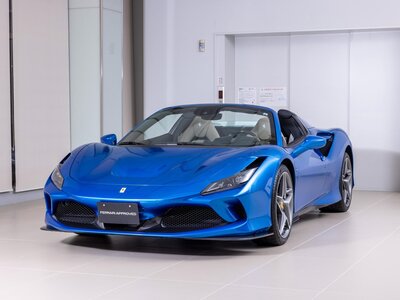 FERRARI F8 SPIDER
