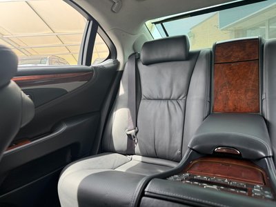 صورة مصغرة 29 لـ 2015 Lexus LS