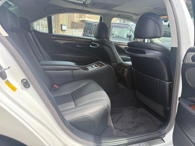 صورة مصغرة 23 لـ 2015 Lexus LS