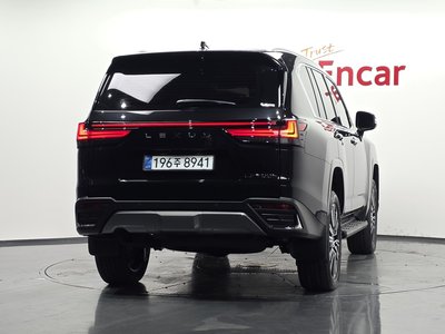 صورة 4 لـ 2026 Lexus LX