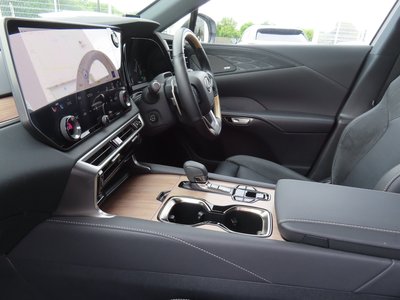 صورة مصغرة 12 لـ 2024 Lexus RX