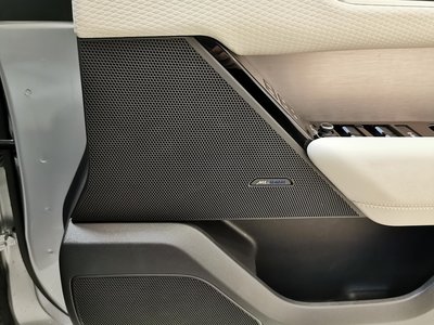 2023 LAND Rover RANGE ROVER VELAR — миниатюра 11