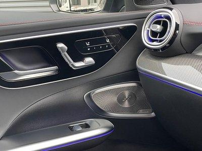 2025 Mercedes-BENZ C-CLASS AMG thumbnail 16