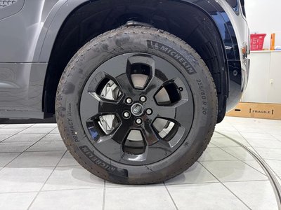 LAND ROVER DEFENDER - 8