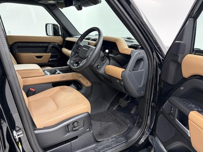 LAND ROVER DEFENDER - 9