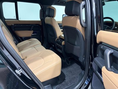 LAND ROVER DEFENDER - 10