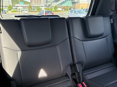 TOYOTA LAND CRUISER 250 - 7