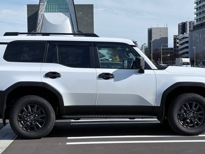 TOYOTA LAND CRUISER 250 - 3