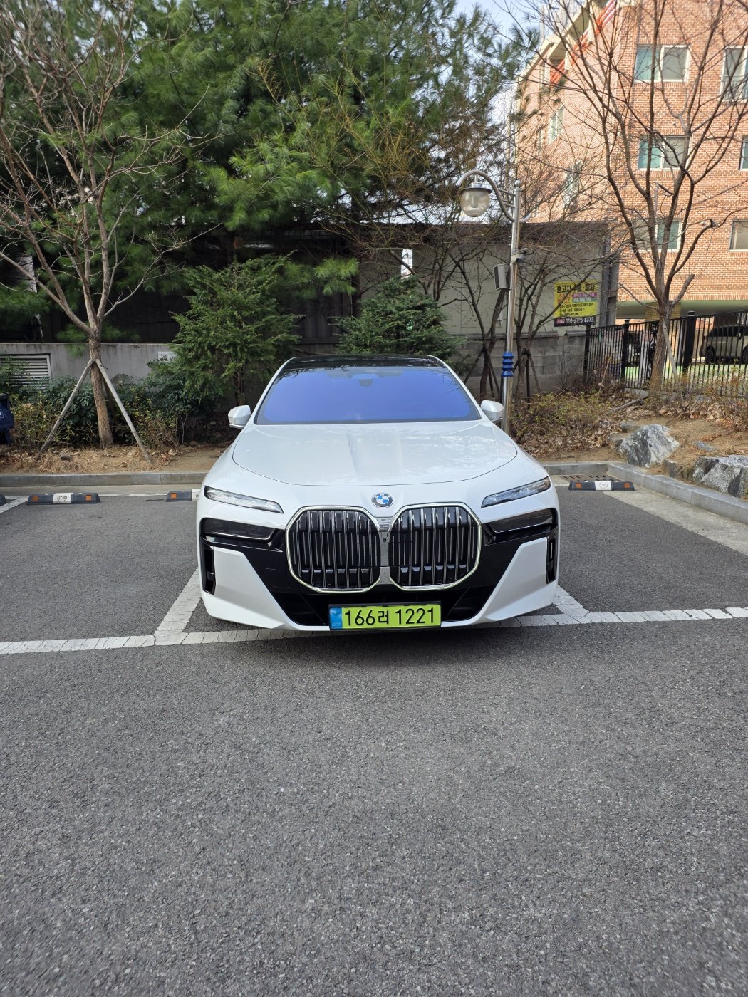 BMW 7 SERIES - View 1