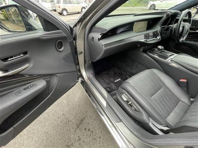 2018 Lexus LS — миниатюра 30