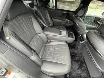 2018 Lexus LS — миниатюра 31