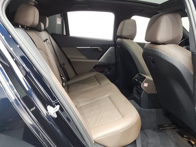 صورة مصغرة 11 لـ 2025 BMW 5 SERIES