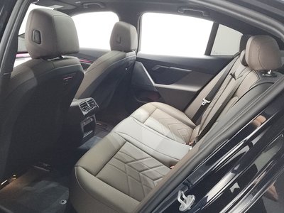 صورة مصغرة 20 لـ 2025 BMW 5 SERIES