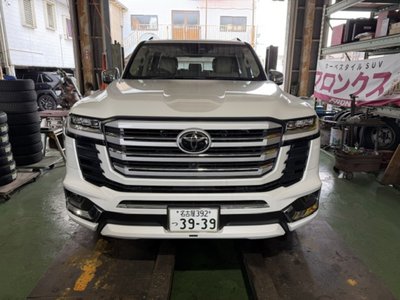 TOYOTA LAND CRUISER 300 - 1