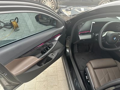 2025 BMW 5 SERIES — миниатюра 12