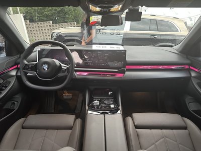 2025 BMW 5 SERIES 照片 5