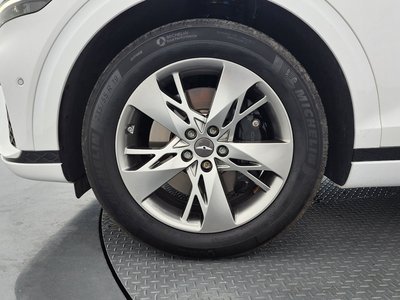 صورة 6 لـ 2021 Genesis GV70