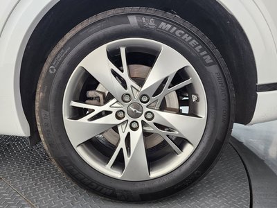 صورة 8 لـ 2021 Genesis GV70