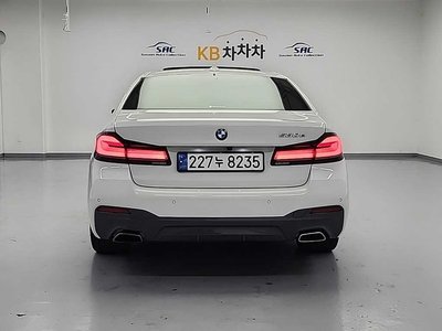2020 BMW 5 SERIES 照片 2