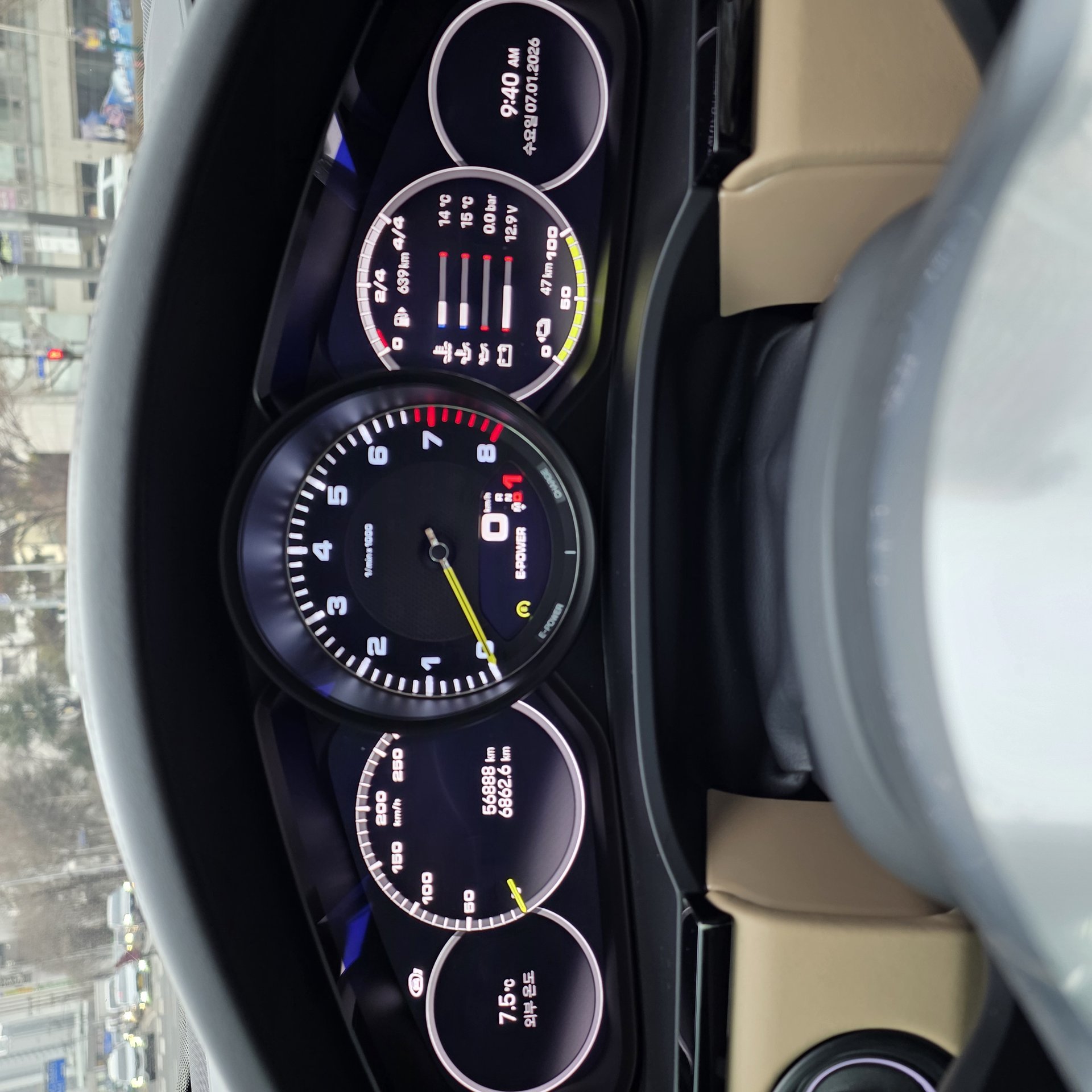 PORSCHE CAYENNE - View 1