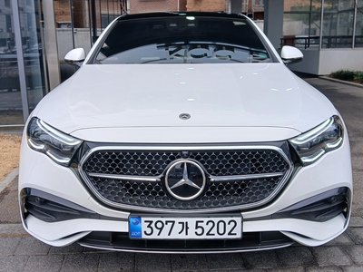 MERCEDES-BENZ E-CLASS - 1