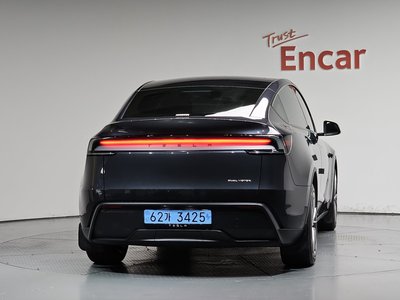 TESLA MODEL Y - 4