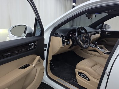 2019 Porsche CAYENNE thumbnail 13