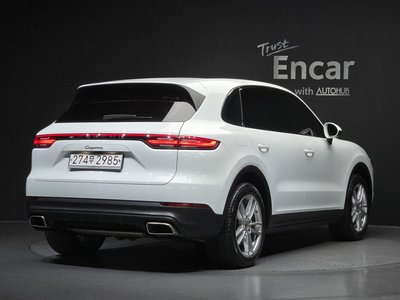 2019 Porsche CAYENNE photo 3