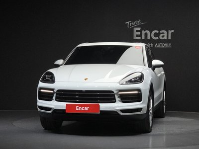 2019 Porsche CAYENNE photo 2