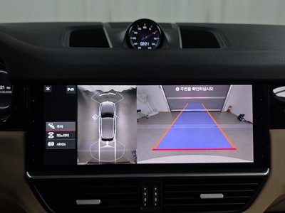2019 Porsche CAYENNE thumbnail 21