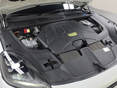 2019 Porsche CAYENNE photo 7