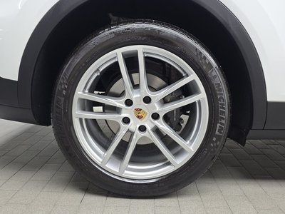 2019 Porsche CAYENNE photo 6