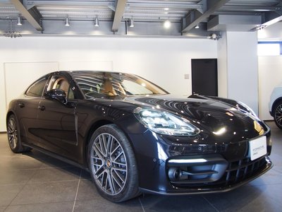 PORSCHE PANAMERA - 8