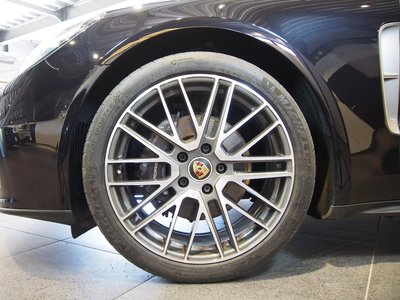 PORSCHE PANAMERA - 10