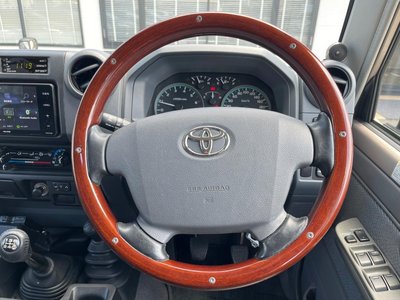 صورة مصغرة 15 لـ 2015 Toyota LAND CRUISER 70