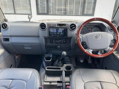 صورة 2 لـ 2015 Toyota LAND CRUISER 70
