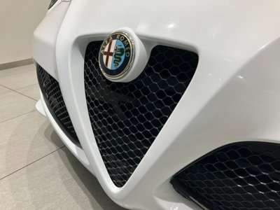 2015 ALFA Romeo 4C 缩略图 17