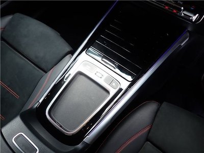 2024 Mercedes-BENZ GLB — миниатюра 32
